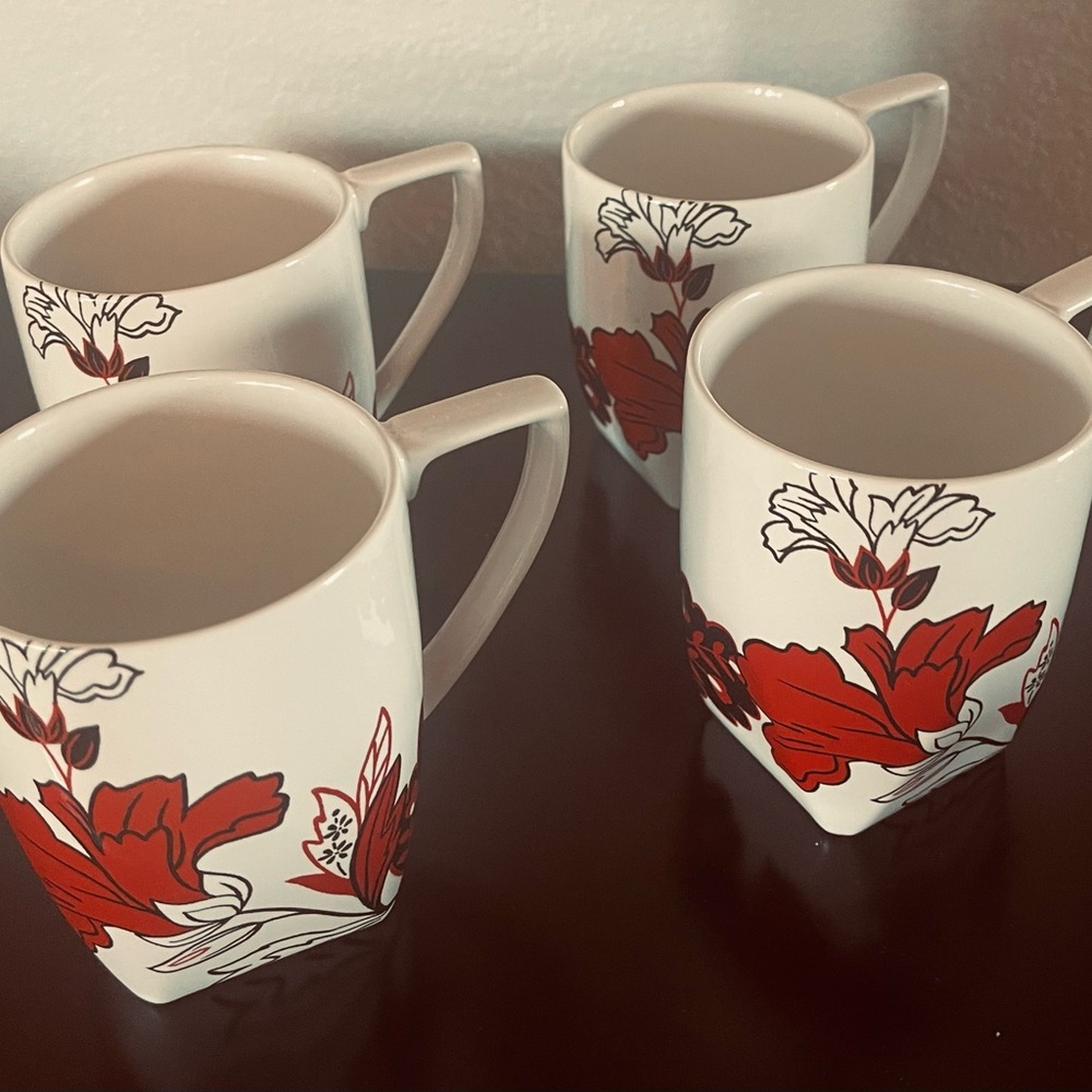 Entry Red and White Ceramic Dining Mugs with Maple Leaf Design